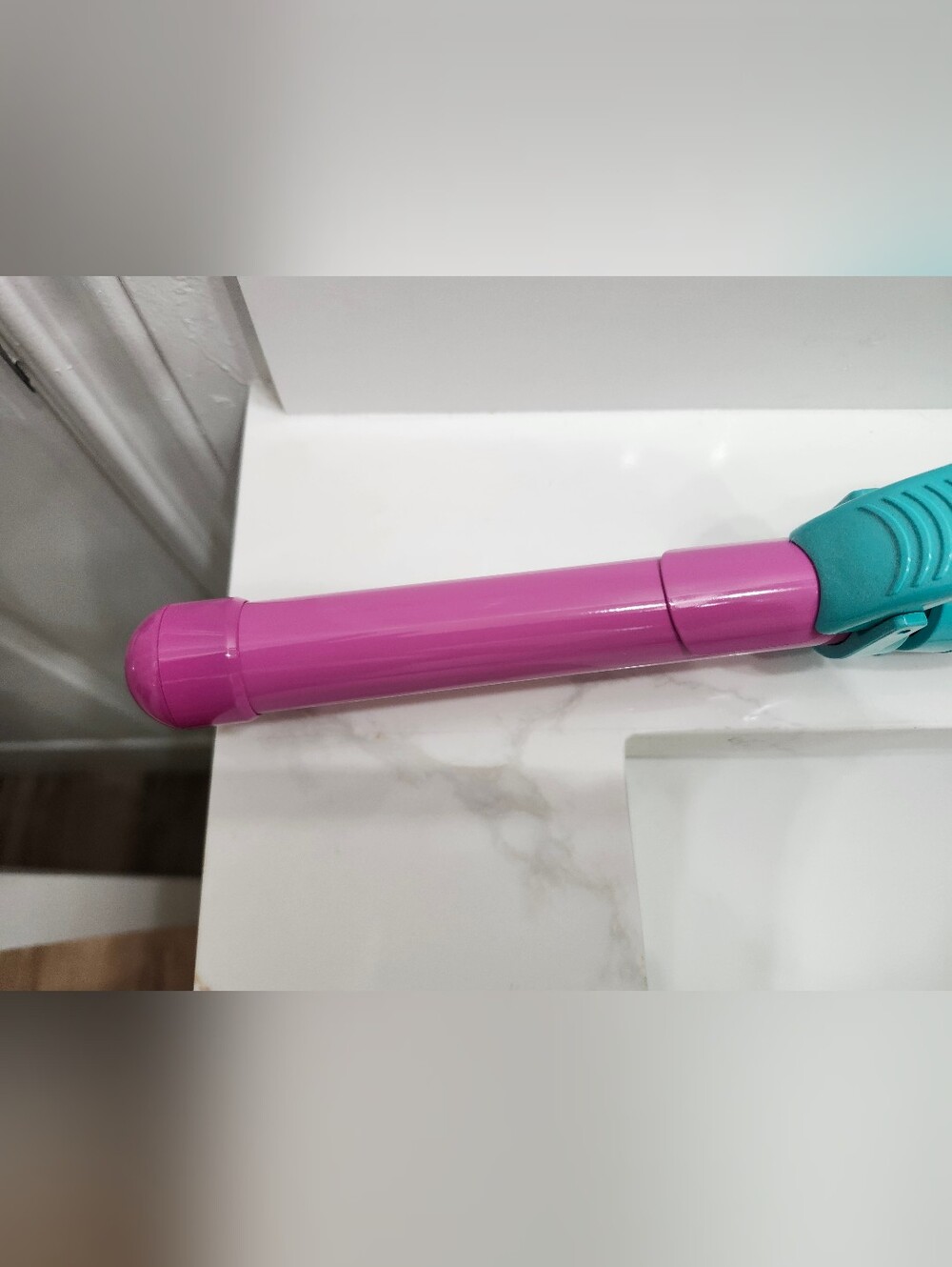 The Beachwave B1 Neon Desert Roatating Curling Iron 1 Inch - Picture 6 of 8